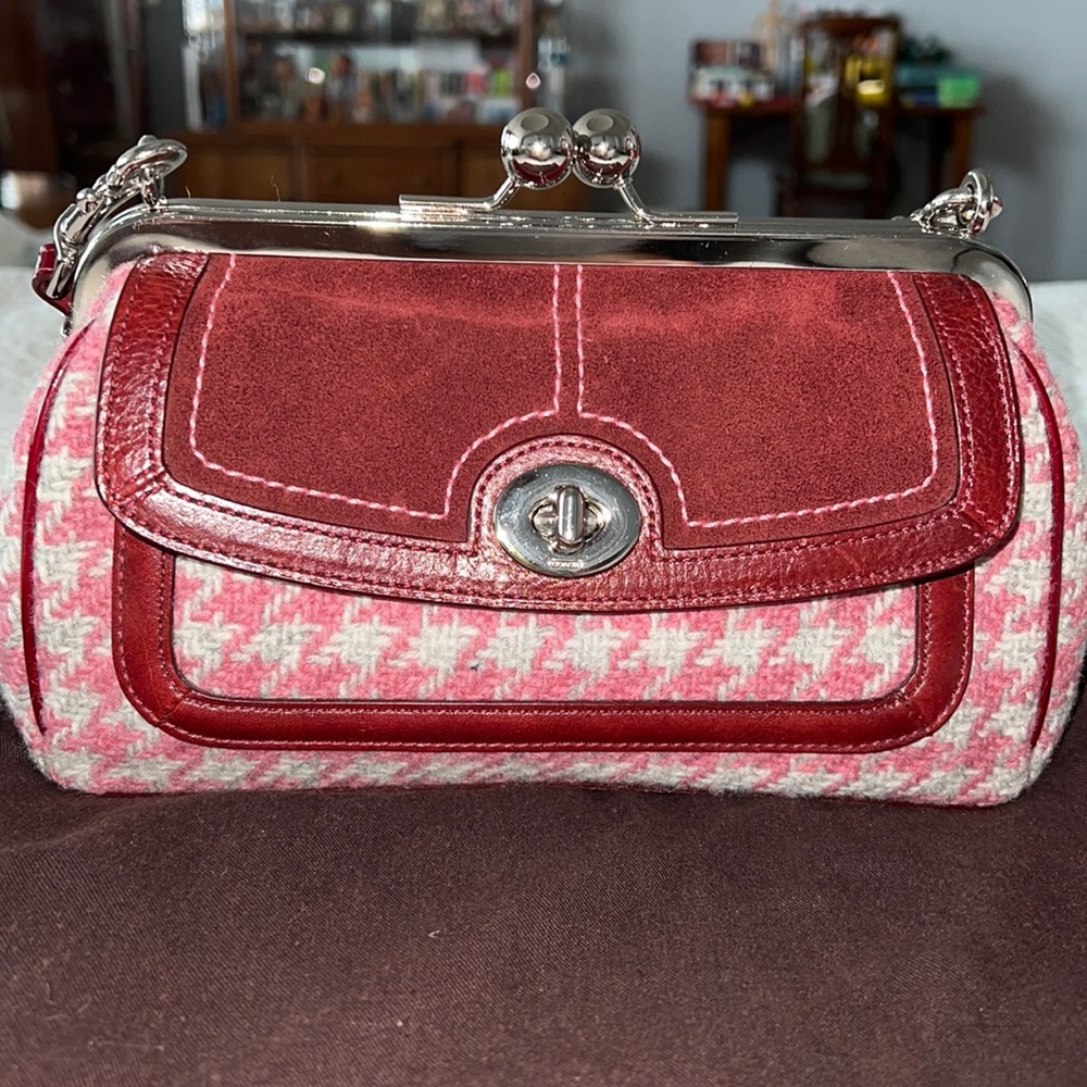 Fancy Original Coach bag 🍒